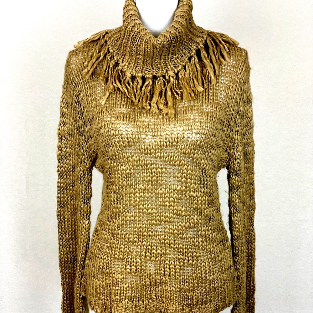 Beautiful Knit Sweater - Picture 2 of 6